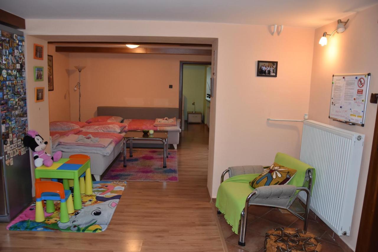 Dafinka Apartamento Banská Bystrica Exterior foto