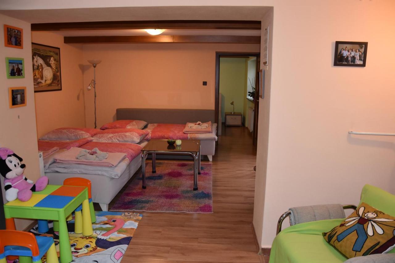 Dafinka Apartamento Banská Bystrica Exterior foto