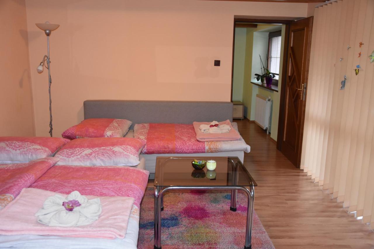 Dafinka Apartamento Banská Bystrica Exterior foto