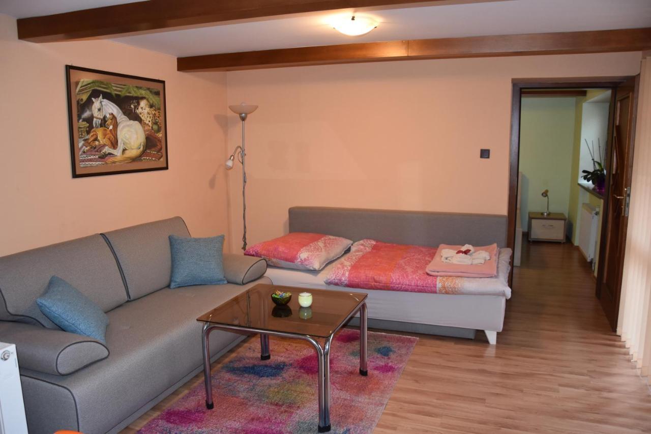 Dafinka Apartamento Banská Bystrica Exterior foto
