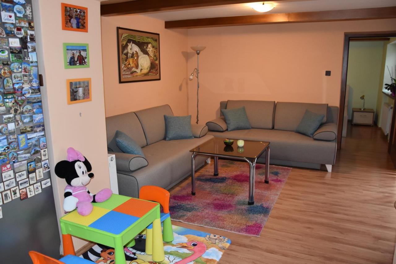 Dafinka Apartamento Banská Bystrica Exterior foto