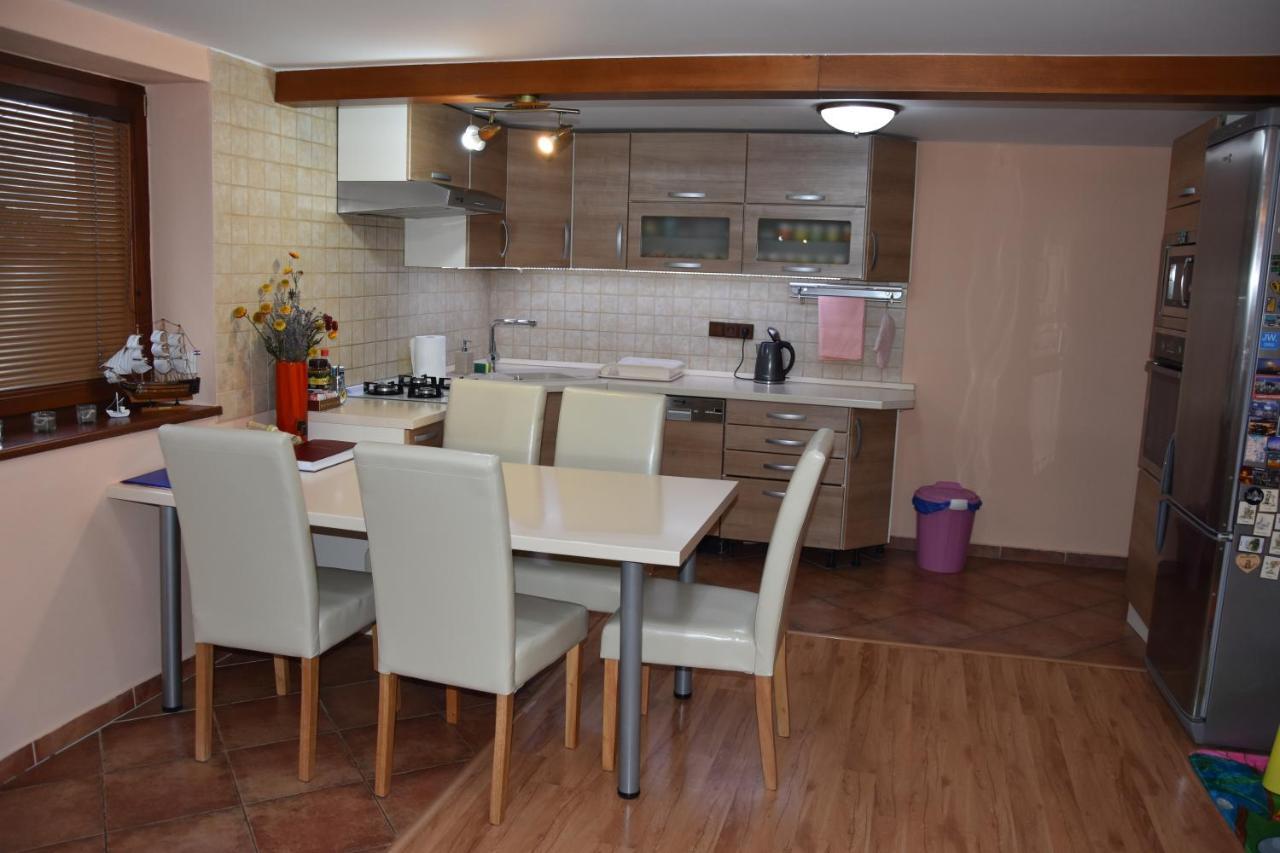 Dafinka Apartamento Banská Bystrica Exterior foto