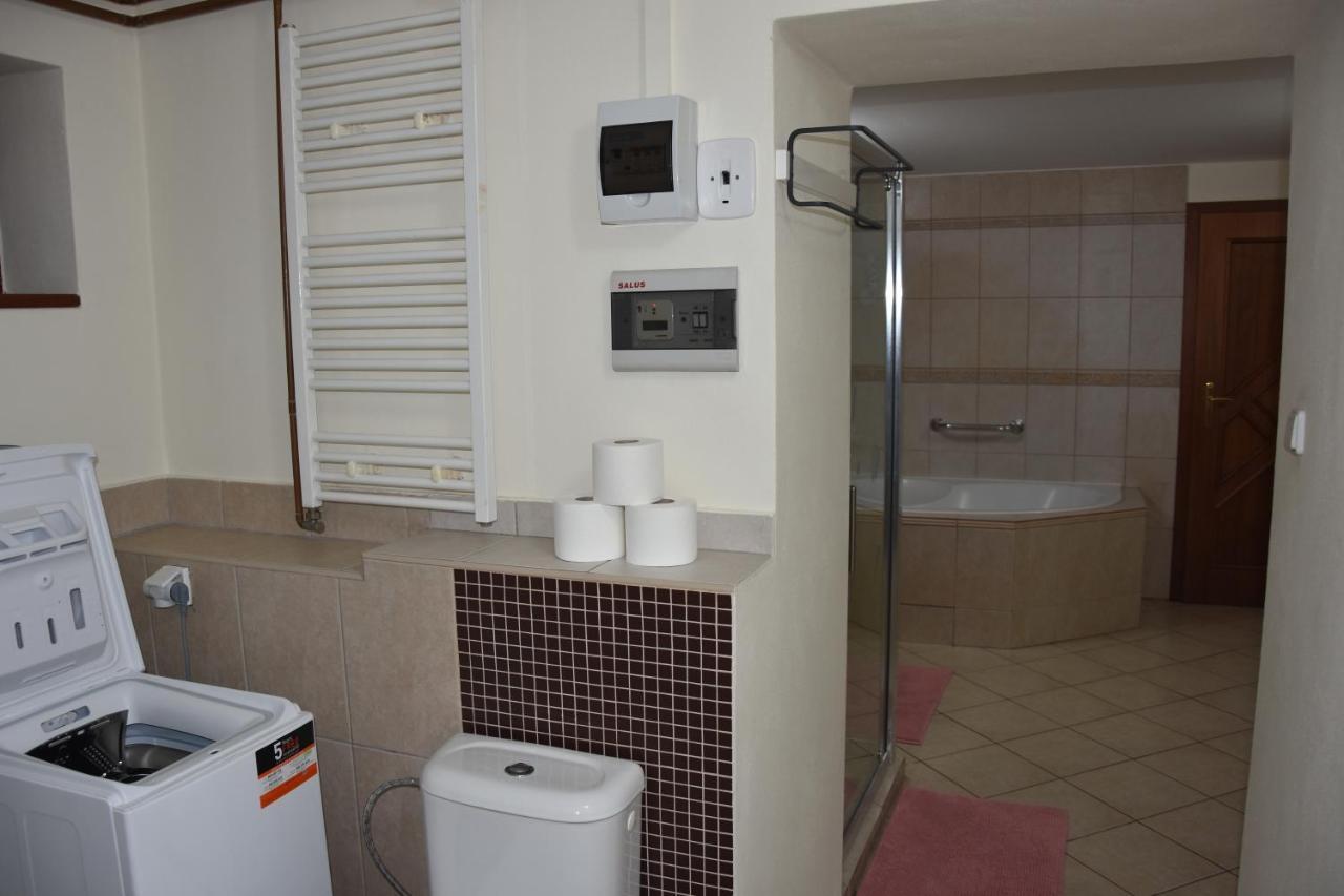 Dafinka Apartamento Banská Bystrica Exterior foto