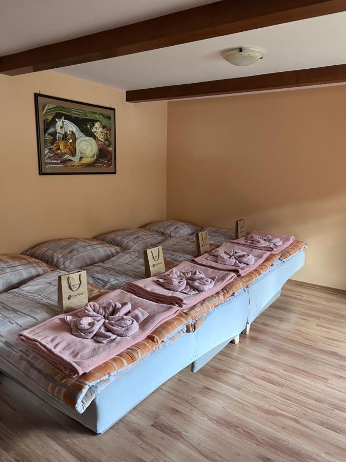 Dafinka Apartamento Banská Bystrica Exterior foto