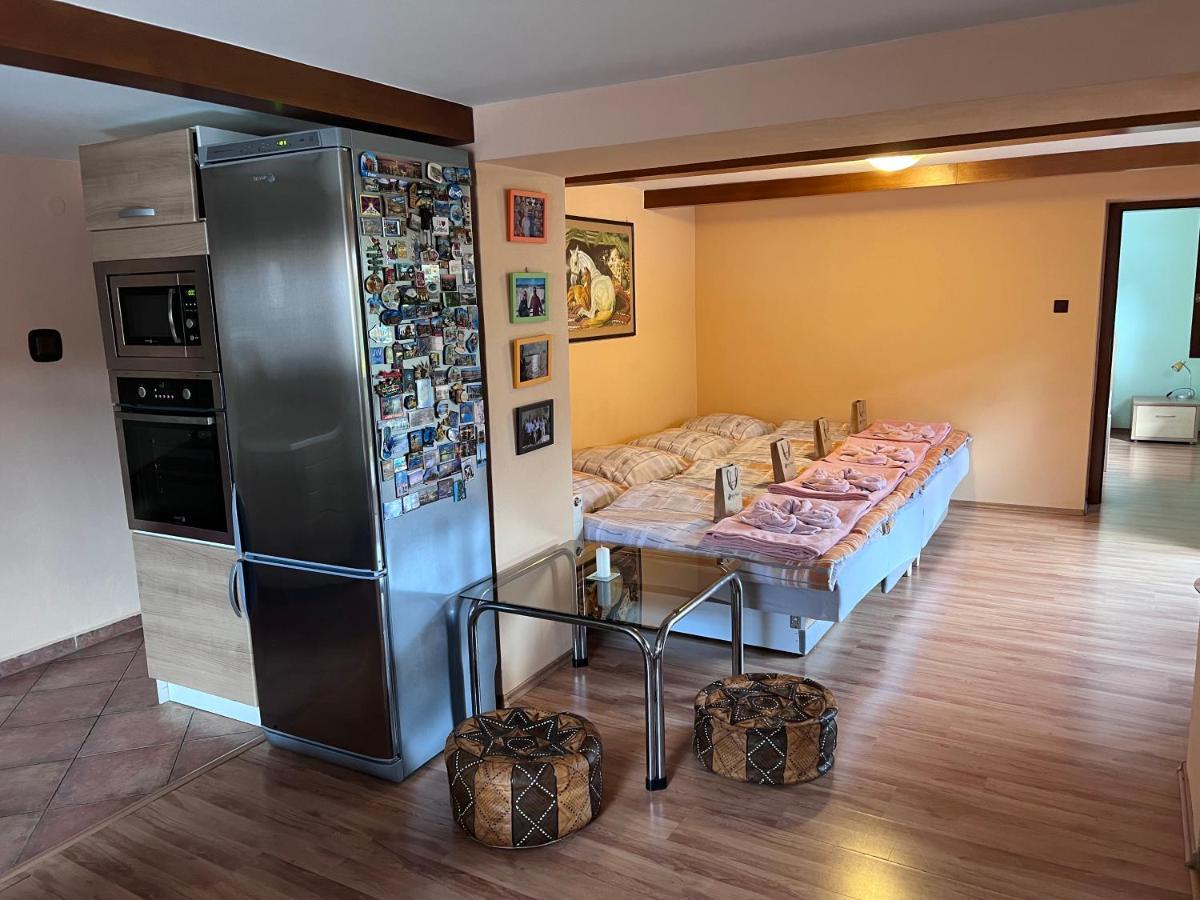 Dafinka Apartamento Banská Bystrica Exterior foto