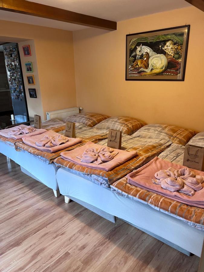 Dafinka Apartamento Banská Bystrica Exterior foto
